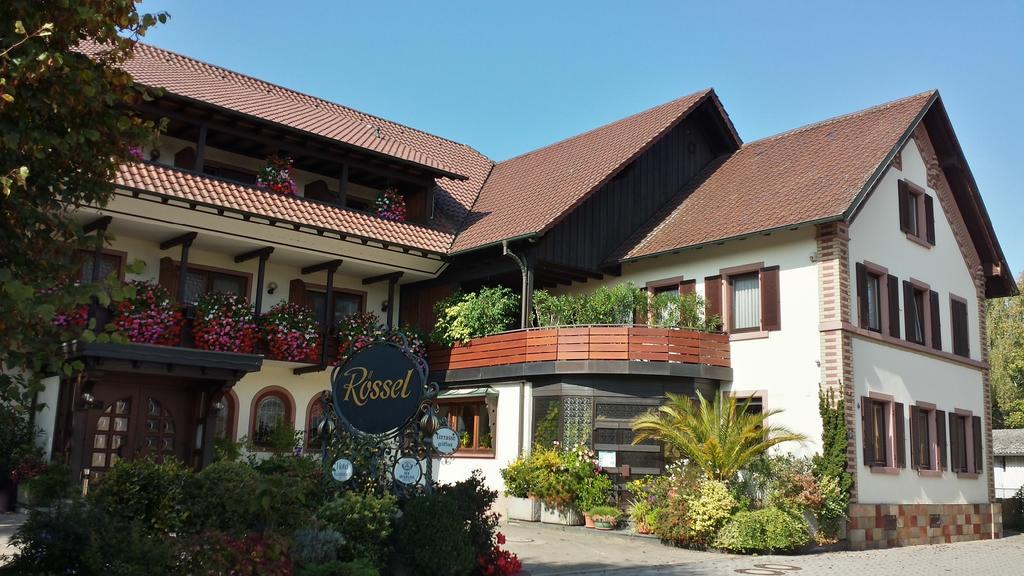 Gasthaus Zum Roessel Lichtenau Scherzheim Eksteriør bilde